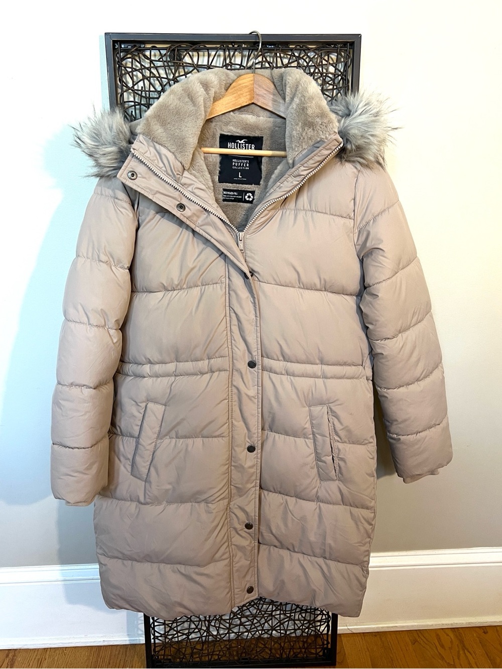 Hollister faux-fur lined long puffer jacket recycled fill faux fur hood trim L